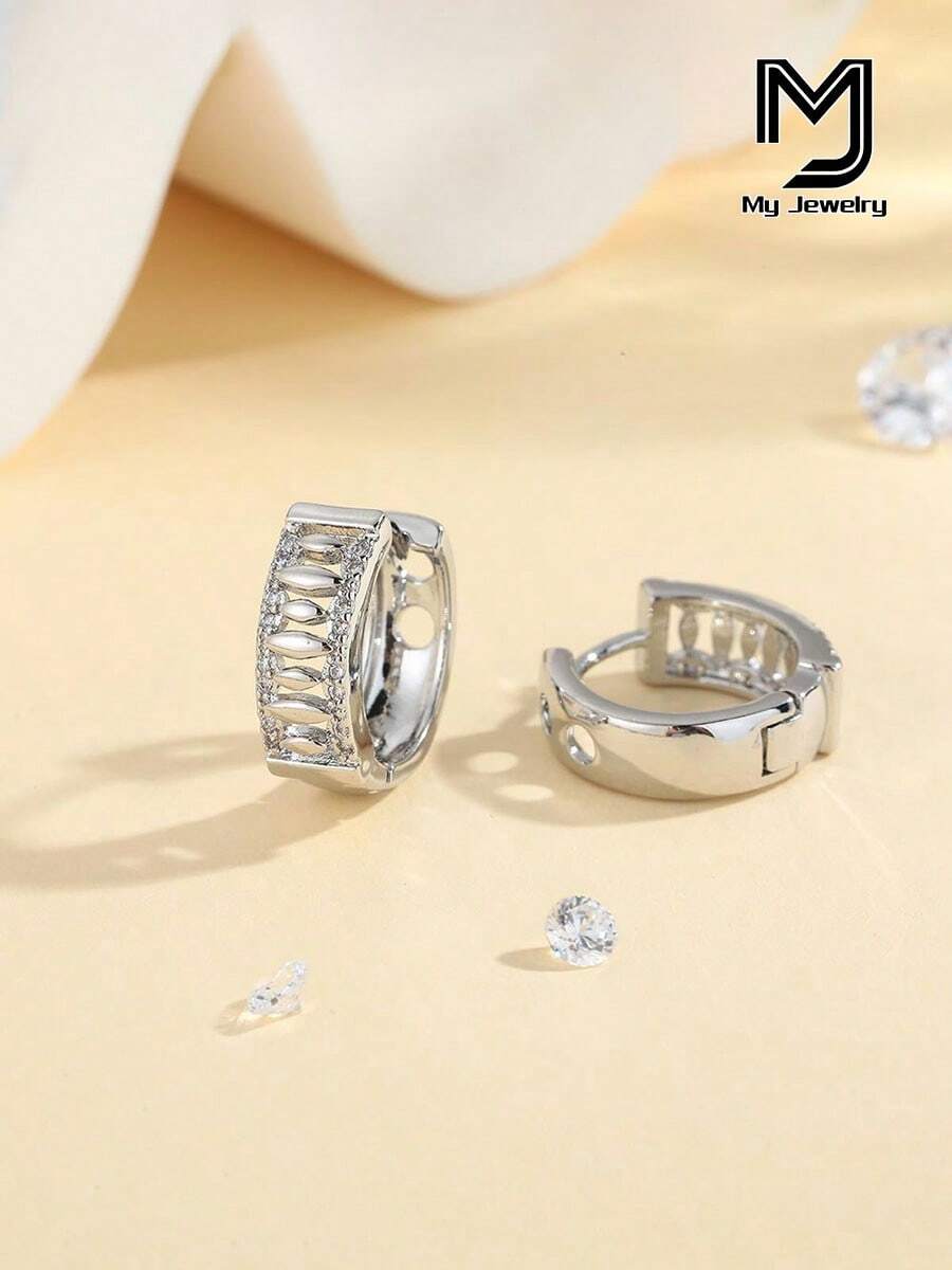 Fashion Women's 14K Gold Plated Copper Twisted Multi-Rhinestone Wide C-Shaped Hoop Earrings, Luxury Sparkling, Suitable For Daily Wear And Party, Gift For Girls - Silver - View 1