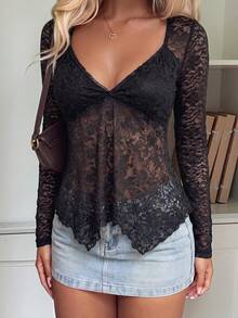 SCARLUX Fall Women Y2K Fitted Top, Black Floral Lace Surplice V‑Neck, Asymmetrical Hem Tee For Back To School, Street Fits, Daily Commute - Black - View 4