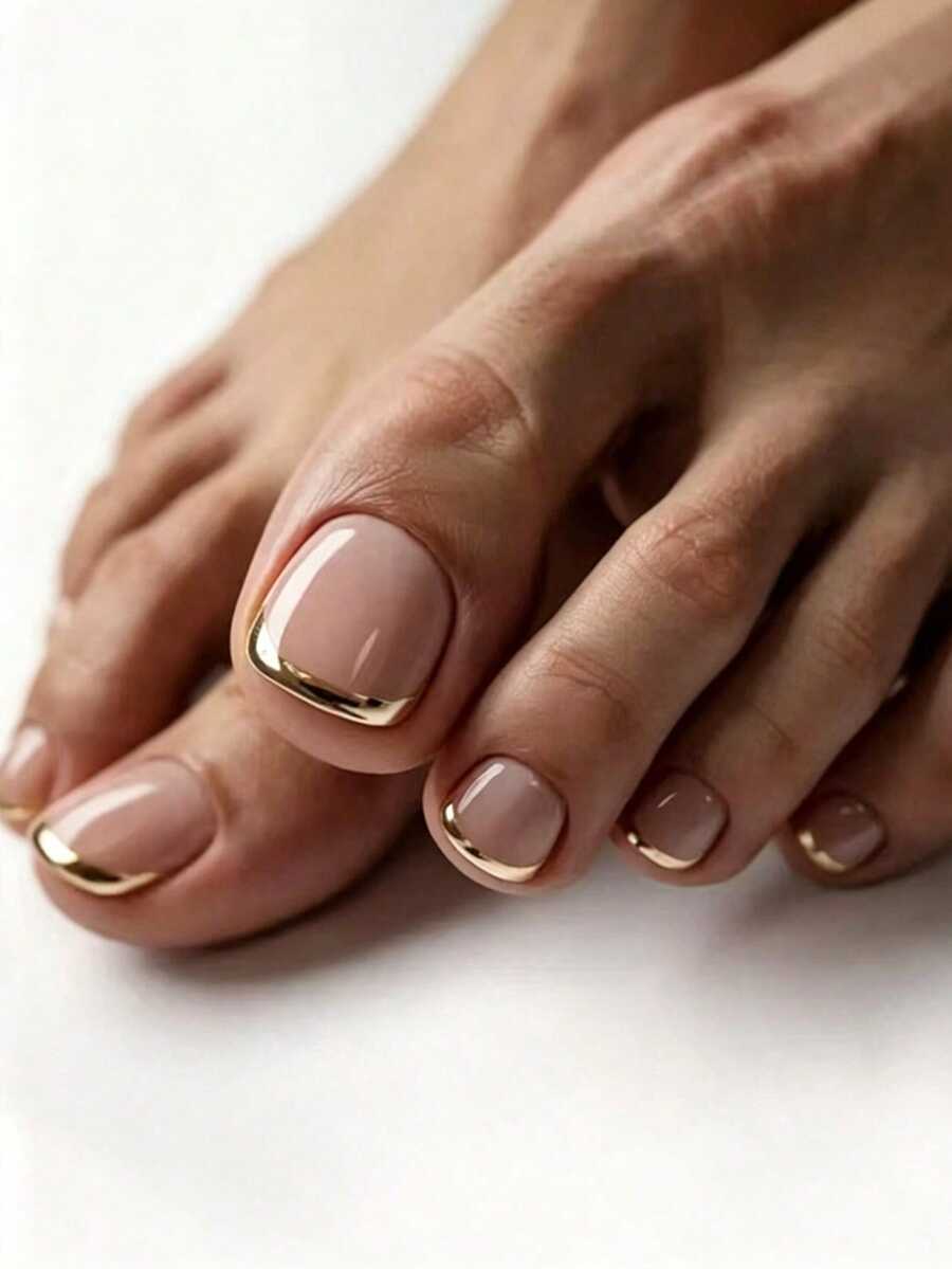24pcs French Gold Press-On Toenails, Simple Short Square, Nail Art Kit Includes 1 Adhesive Tab And 1 Mini Nail File, Suitable For Daily Use.