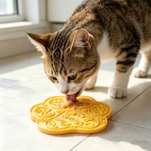 1pc Pet Slow Feeder Licking Mat, Cat Paw Shaped Silicone Licking Mat, Universal For Cats And Dogs, Multi-Texture Maze Soothing Mat - 1 Pc - View 9