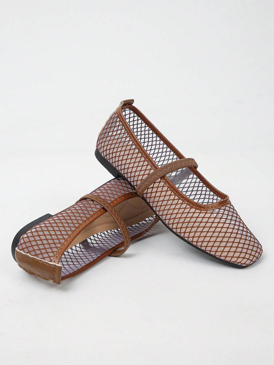 XfLadies' Mesh Flat Shoes, Hollowed Out Fashionable Shoes, Breathable And Comfortable, Suitable For Casual Daily/Commuting/Shopping Wear. - Brown - View 1