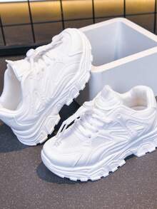 زوج واحد من أحذية رياضية للبنات 2026 بتصميم ثلاثي الأبعاد بارز من قماش شبكي وPU [غير وظيفي]، برأس مستدير ومنخفض الرقبة مع رباط بسحب ونعل سميك، بتصميم رياضي بسيط وضخم، مناسبة للربيع/الخريف والمدرسة والارتداء اليومي - أبيض - مشاهدة 3