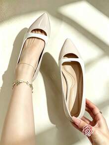 1 Pair Women's Flat Pointed Toe Pumps 2026 Autumn New Style Beige Fashion Commute Solid Color Cutout Flat Pointed Toe Pumps Holiday Wedding Party Outdoor All Season - Beige - View 1