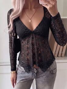 SCARLUX Fall Women Y2K Fitted Top, Black Floral Lace Surplice V‑Neck, Asymmetrical Hem Tee For Back To School, Street Fits, Daily Commute - Black - View 6