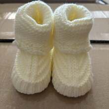YIYIQCSJ Baby Shower Table Decor Set: Includes Crochet Baby Booties (Suitable For Neutral Color Gender Reveal Party Decoration) - Multicolor - View 12