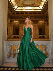 LOVE&LEMONADE Women's Green Sexy Strapless V-Neck Mesh Patchwork Open Back Criss-Cross Tie Back Long Party Evening Gown - Green - View 2