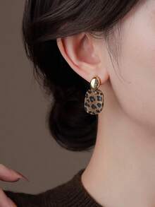 1 Pair Casual Vintage Leopard Print Asymmetrical Earrings, Suitable For Women's Daily Wear, Gatherings And Commuting - Golden Yellow + Brown - View 5