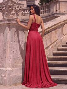 Elegant One-Shoulder Chiffon Ruched Waist A-Line Fitted Streamlined Hem Dress, Suitable For Photography, Beach, Formal Evening Events And Weddings - Red - View 2