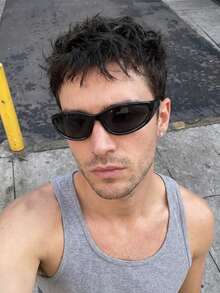 1 Pair Black Rim Design Small Frame Fashion Glasses, Featuring Y2K Style Avant-Garde Design; Narrow Frame Design, Highly Futuristic. These Glasses Are Perfect For Street Style Enthusiasts And An Ideal Choice For Fashion-Forward Men. - Black - View 1