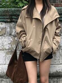 Jaket Trench Coat Pendek Gaya Inggris Warna Khaki dengan Kerah Tegak dan Kancing Ganda - Khaki - View 3