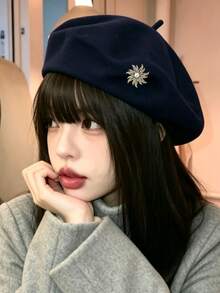 1件時尚經典保暖純色貝雷帽，附可拆卸旋轉向日葵飾品，極簡主義畫家帽 - 藏青色 - 查看 2