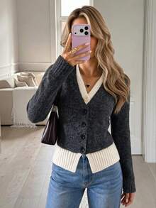 Sweater Rajut Wanita Lengan Panjang Leher V 2 in 1 dengan Kancing untuk Musim Gugur dan Musim Dingin - Dark Grey - View 2