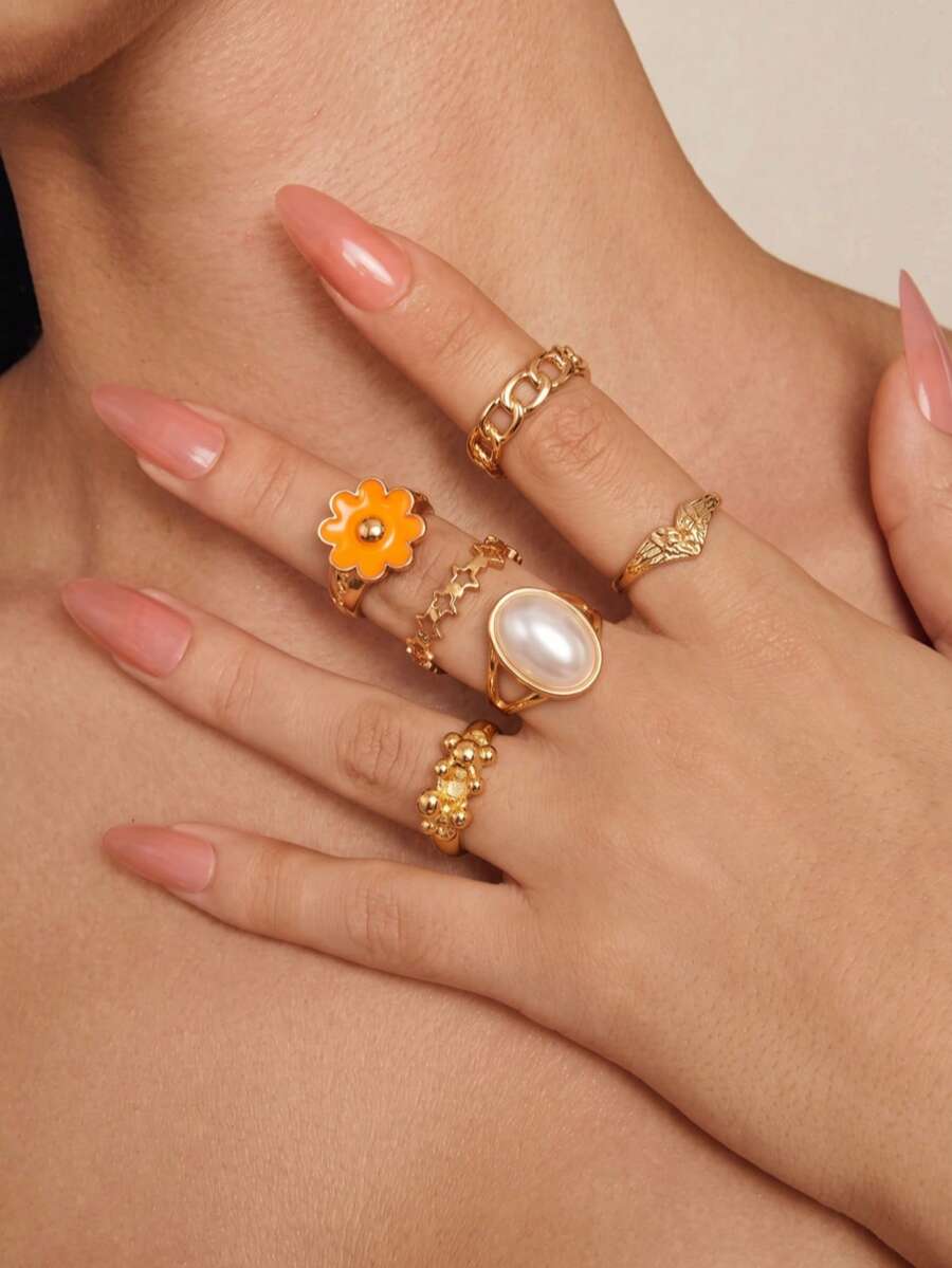 6pcs Mixed Design Gold Stackable Ring Set, Orange Blossom, Pearl, Bear, Heart And Star Hollow Chain Finger Rings Combination, Vintage Style Women's Rings - Gold - View 1