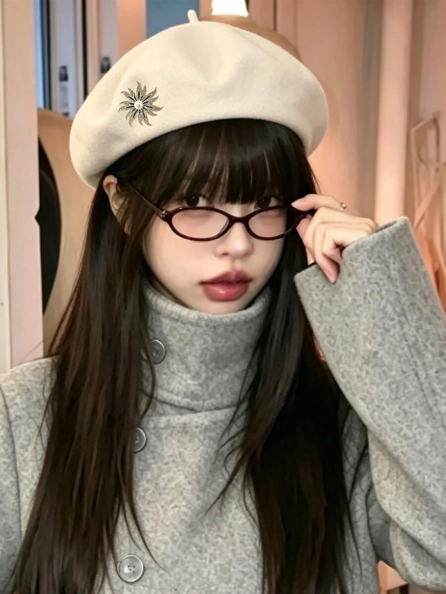 1件時尚經典保暖純色貝雷帽,附可拆卸旋轉向日葵飾品,極簡主義畫家帽 - 白色 - 查看 1