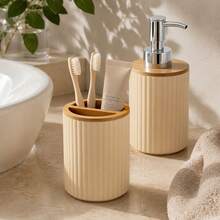 Bộ 2 món phụ kiện phòng tắm kẻ sọc màu be, bình đựng xà phòng và giá cắm bàn chải đánh răng họa tiết sọc dọc vân gỗ, đầu vòi nhấn màu bạc - Màu be - Xem 4
