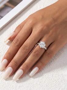 1 buah Cincin Moissanite Gaya Klasik 2CT Cincin Berlian Solitaire 6-Prong, Sempurna untuk Pertunangan dan Pernikahan Wanita - Perak - View 5