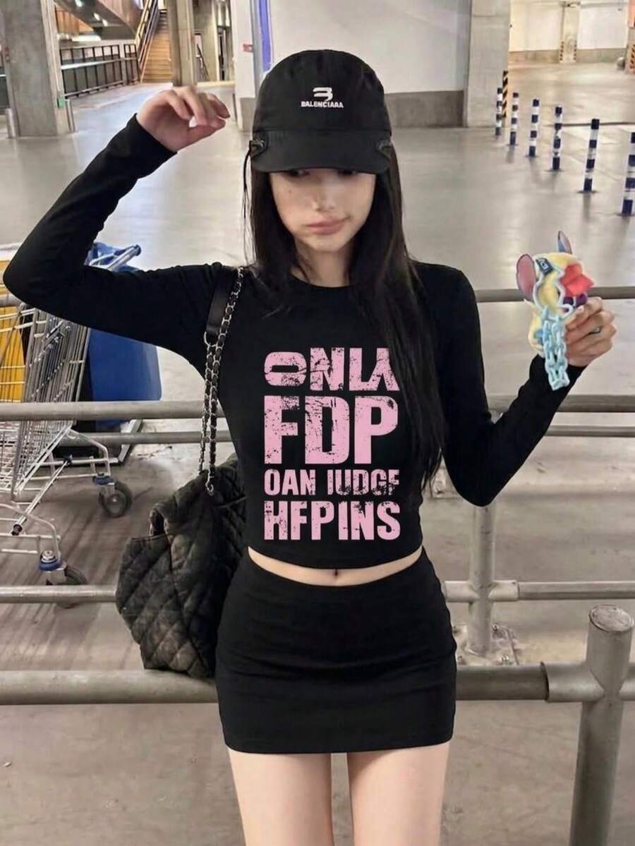 新款黑色短版長袖女款T恤 Y2K世代趣味粉色英文印花 春秋韓系圓領百搭休閒修身上衣 - 黑色 - 查看 1