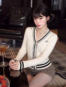 2026 Collegiate Style Color-Block Striped Cable Knit Cardigan, V-Neck Heart Metal Button Cropped Cable Knit Jacket, Letter Embroidery Slim Fit Long Sleeve, Spring/Autumn Campus Commute Outfit, Soft Textured Knit 18-35 Women's Slimming Cardigan - Apricot - View 2
