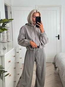 HH Women's Plaid Print Drawstring Hem Hooded Jacket, Fashionable Streetwear Coat - Grey - View 4
