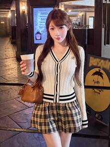 2026 Collegiate Style Color-Block Striped Cable Knit Cardigan, V-Neck Heart Metal Button Cropped Cable Knit Jacket, Letter Embroidery Slim Fit Long Sleeve, Spring/Autumn Campus Commute Outfit, Soft Textured Knit 18-35 Women's Slimming Cardigan - Apricot - View 6