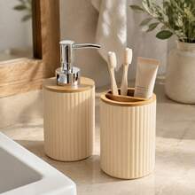 Bộ 2 món phụ kiện phòng tắm kẻ sọc màu be, bình đựng xà phòng và giá cắm bàn chải đánh răng họa tiết sọc dọc vân gỗ, đầu vòi nhấn màu bạc - Màu be - Xem 5