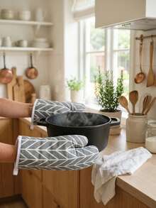 1 Pair Heat-Resistant Oven Mitts, Geometric Print Cotton Filled Baking Gloves With Hanging Loop, Thick Protective Cooking Mitts For Hot Baking Trays, Microwave, Pots, Pans, Kitchen Utensils, Home And College Dorm Essentials - Multiple Styles and Colors - View 6