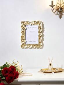 1pc European Style Gold Ginkgo Leaf Decorative Photo Frame, Horizontal/Vertical Use, Includes 1 Random Insert Paper, Ginkgo Carved Resin Desktop Frame, Vanity Photo Frame, Gilded Tabletop Frame, Cream Style Photo Frame Decor, Suitable For Photo Display Home Decor, Wedding Photo Frame, Portrait Frame, Soft Furnishing Frame, Studio Photo Frame, Housewarming Gift Photo Frame - Gold - View 3