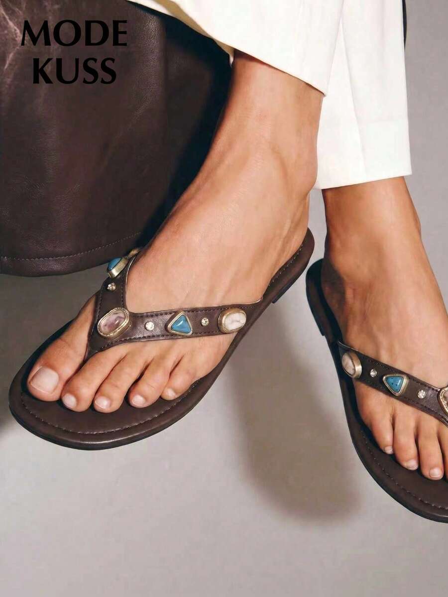 MODE KUSS New Fashionable Women's Retro Colorblock Gemstone Decor Slip-On Round Toe Flat Summer Sandals (Accessories Randomly Arranged),Flip Flops - Coffee Brown - View 1