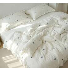 3Pcs 120G High-Weight Premium Soft Comfortable Breathable Pure White Fabric, Blue Bell Embroidery Duvet Cover Set (1Pc Duvet Cover + 2Pcs Pillowcases, No Filling), Exquisite White Ruffle Bedding Set Suitable For Girls Room Dormitory Single Double Queen King Size Machine Washable, Suitable For All Seasons - Blue and White - View 2