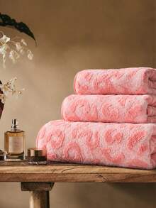 10 pièces/4 pièces Ensemble de serviettes en polaire de corail jacquard imprimé léopard de luxe, doux, absorbant, sans peluches, ensemble multi-pièces pour la maison et la salle de bain, serviettes pour le visage et le corps, combinaison de serviettes de salle de bain pour la maison et l'hôtel - Rose bonbon - Voir 2