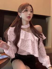 法式溫柔波點荷葉邊長袖上衣，不對稱設計，不對稱露肩掛脖女款上衣，初秋穿搭 - 粉色 - 查看 1
