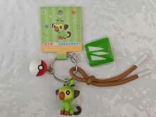 MINISO Pokémon Grookey 角色鑰匙圈，附 Poké Ball 吊飾與棕色掛繩，適用於手提包、背包、鑰匙，生日與聖誕禮物 - 6 - 查看 8