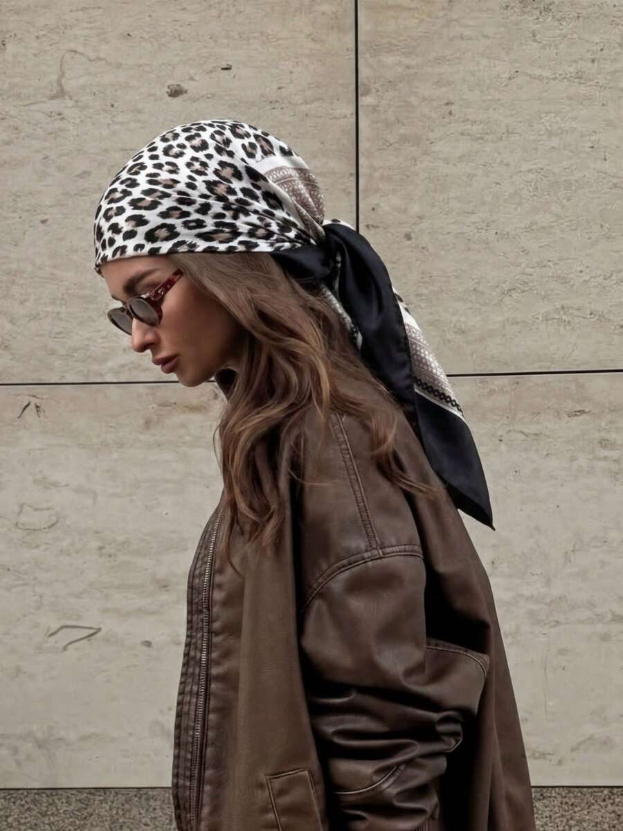 1PC Women's Fashion 90cm Square Scarf, Printed Bandana, Leopard Print Chain Satin Headscarf, Spring Summer