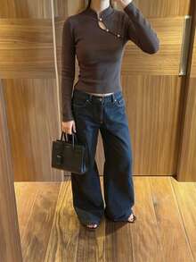 女款時尚秋冬通勤上衣，貝殼飾邊翻領V領長袖修身拼接色蕾絲常規款休閒毛衣 - 棕色 - 查看 6