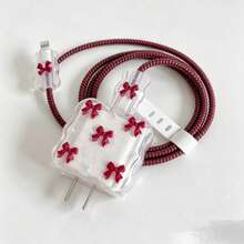5件組酒紅色蝴蝶結與珠飾設計手機充電器保護套組 20W/18W，充電線保護套、充電頭保護殼，適用於 iPhone 13/16/15/14 充電器 - 酒紅色 - 查看 1