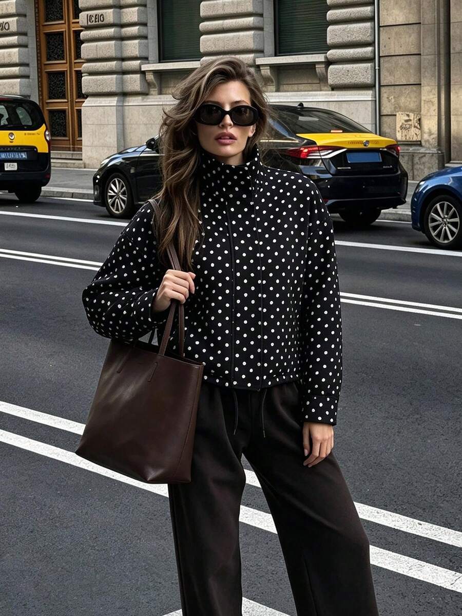 Jaket Pendek Kasual Wanita Model Vintage Warna Hitam dengan Motif Polkadot, Tali Serut, Bahu Jatuh, Potongan Longgar, Cocok untuk Perjalanan Sehari-hari - Hitam dan Putih - View 1