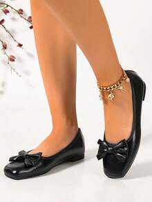 Sepatu Flat Wanita Ujung Persegi dengan Pita, Kulit PU, Bagian Atas Lembut, Potongan Rendah, Serbaguna, Gaya Retro untuk Perjalanan Sehari-hari - Hitam - View 4