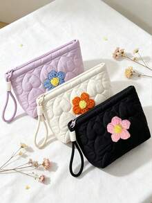 Quilted Heart-Shaped Makeup Bag With Knitted Flower, Lipstick Storage Pouch, Soft Candy Color Toiletry Bag, Multiple Colors Available, Perfect Gift For Middle East National Day, Halloween, Christmas - Multicolor - View 4