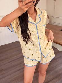2pcs/Set Women's Comfortable Yellow & White Plaid Lemon Print Short Sleeve Collared Top And Shorts Pajama Set, Suitable For All Seasons - Yellow - View 3
