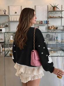 Plus Size Halloween Ghost Snowflake Jacquard V-Neck Lace-Up Ruffle Trim Cropped Knit Cardigan Sweater - Black - View 4