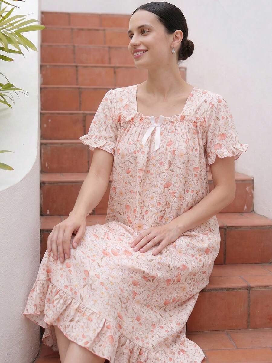 RS Pajama1 Gaun Tidur Lengan Pendek Berkerut Motif Bunga Bahan Bubble Crepe Warna Pink dengan Hiasan Pita, Leher Persegi - Coral Pink - View 1