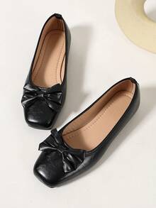 Sepatu Flat Wanita Ujung Persegi dengan Pita, Kulit PU, Bagian Atas Lembut, Potongan Rendah, Serbaguna, Gaya Retro untuk Perjalanan Sehari-hari - Hitam - View 6