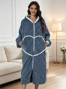 Heart Pattern Women's Hooded Zipper Blanket, Casual Blanket, Sleeping Bag And Camping Bedding, Soft Warm Plush Home Bathrobe, Multi-Functional Wearable Blanket, Thickened Flannel Lining With Lamb Fleece, Long Pile Texture, Suitable For Bedroom Rest And Camping Outdoor Leisure, Ideal For Cold Weather, Available In Multiple Colors: Pink, Purple, Blue, Gray, Heart Pattern - Multicolor - View 7