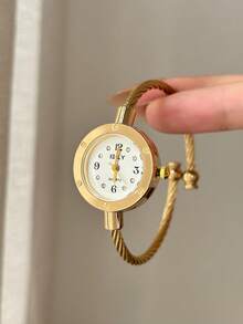 1 buah Jam Tangan Quartz Emas Wanita dengan Dial Putih Bulat, Desain Gelang Terbuka, dan Penanda Campuran yang Indah, Cocok untuk Pemakaian Sehari-hari - Emas - View 3