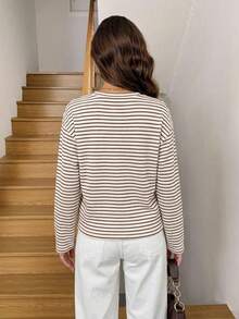 女款孕婦短版上衣，彈性杏色條紋長袖圓領休閒日常穿搭 - 杏色 - 查看 2