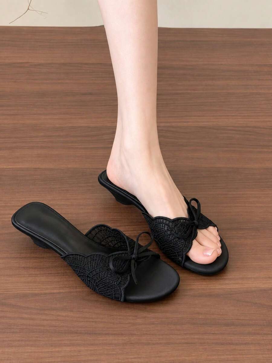 Women's Gentle Style Lace Bow Kitten Heel Slide Sandals, Summer Outdoor Wear, Low Heel Open Toe Square Toe Elegant Slip-On Slippers - Black - View 1