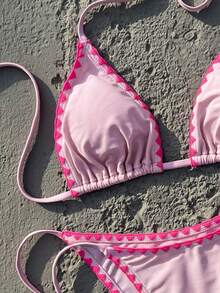 Un ensemble de bikini deux pièces avec des imprimés en dents de scie rose et rouge rose pour les femmes, un ensemble de maillot de bain élégant et décontracté pour les vacances d'été à la plage et les fêtes - Multicolore - Voir 4