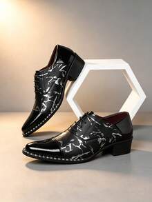 QRLQRL Sepatu Fashion Pria Musim Semi/Gugur dengan Dekorasi Foil Perak Bercorak, Ujung Lancip, Bertali, dan Hak Tebal, Cocok untuk Kantor, Perjalanan, dan Acara Sosial - Hitam - View 2