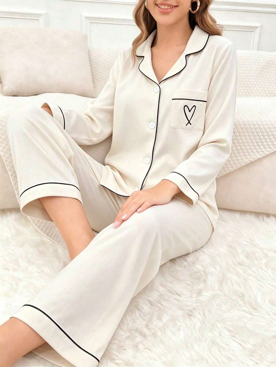 女款翻領愛心刺繡口袋睡衣套裝,長袖鈕扣上衣 + 寬腿長褲,2件式居家休閒睡衣,適合春、秋、冬 - 杏色 - 查看 1