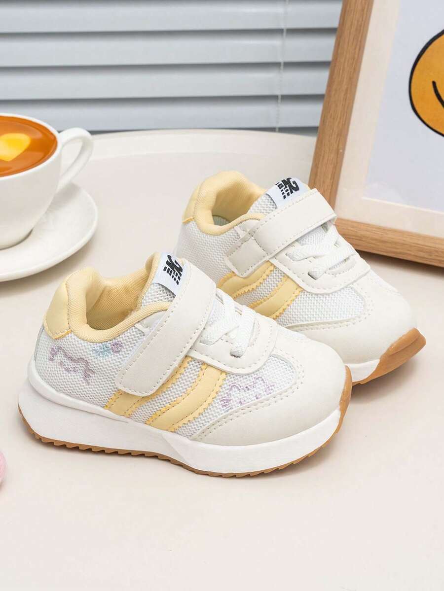 Baby Mesh Walking Shoes, Hook And Loop Anti-Slip Children's Sports Shoes - Yellow - View 1